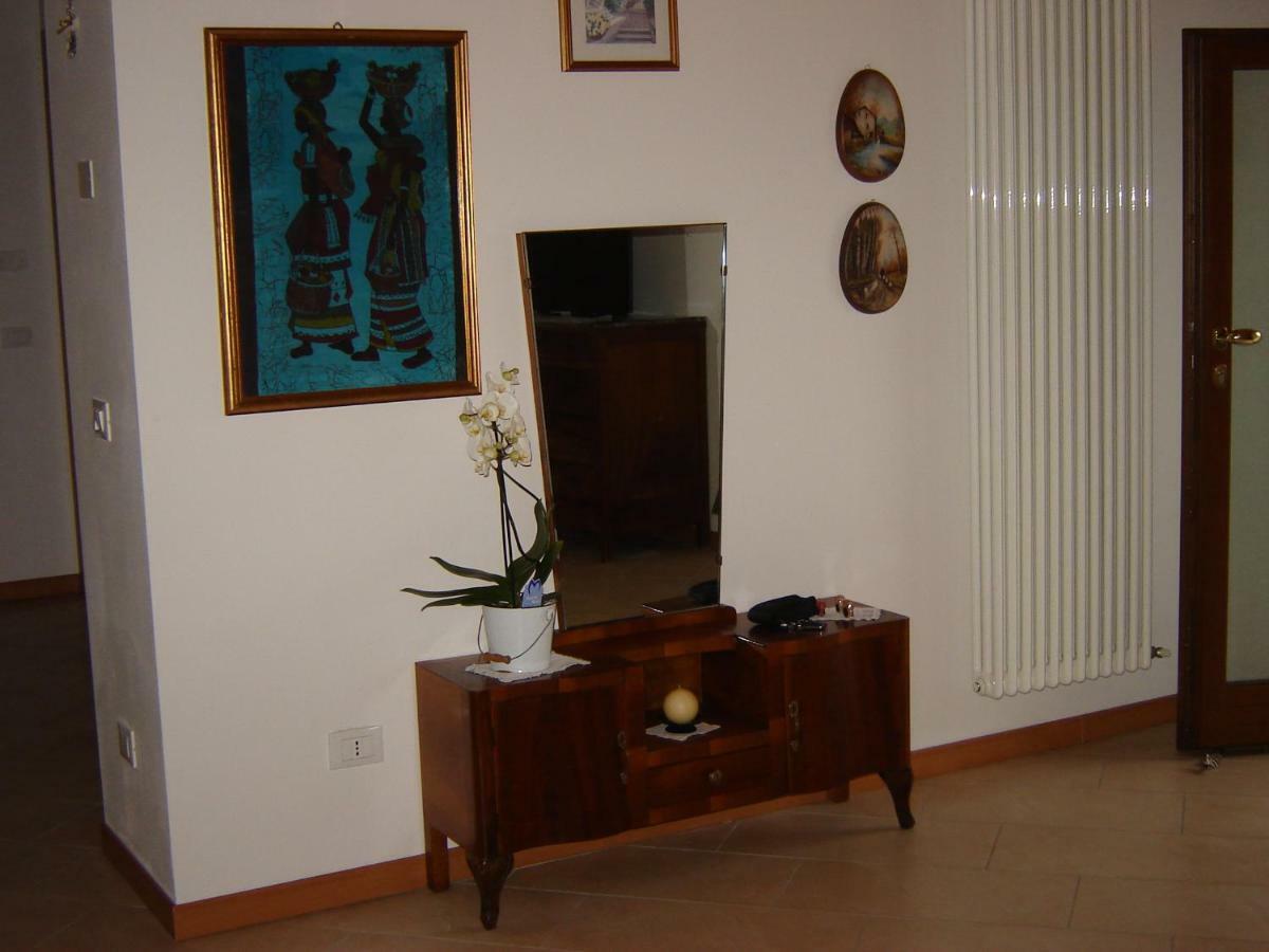Апартаменты A 7 Km Da Salo' Casa Del Sole Mansarda Гавардо Экстерьер фото